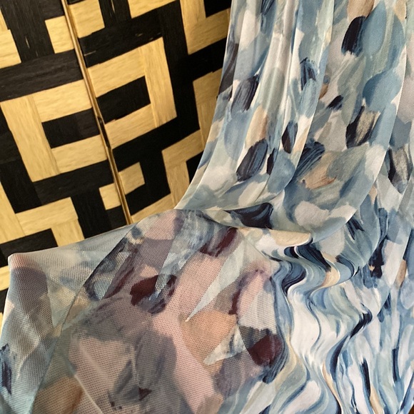 Floral Sleeveless Dress - Picture 6 of 8